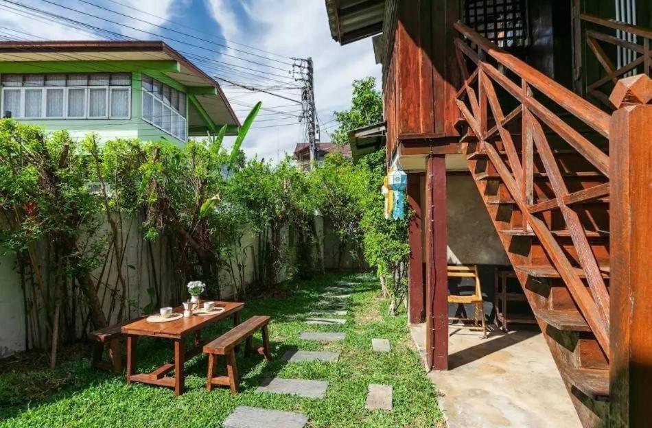 치앙마이 Nearthepark Backpack House 호스텔 외부 사진