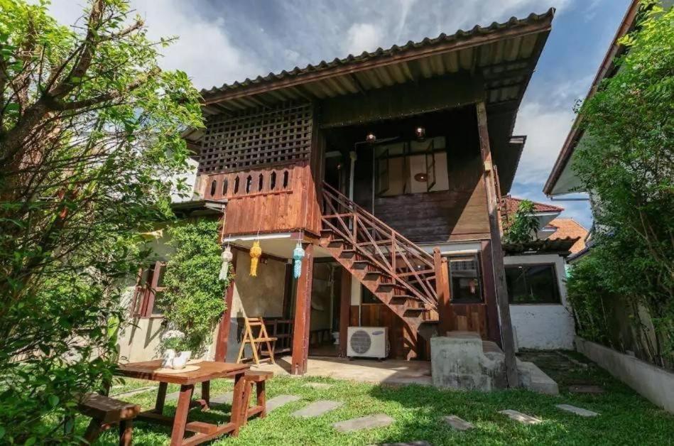 치앙마이 Nearthepark Backpack House 호스텔 외부 사진